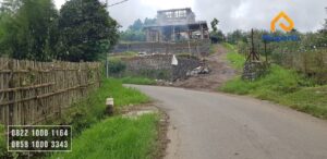 Tanah Pinggir Jalan Raya